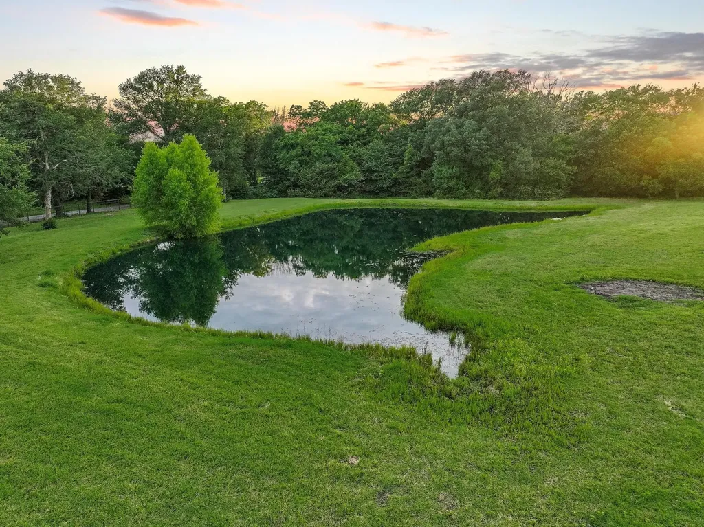 7106 County Road 4729 Commerce TX 75428