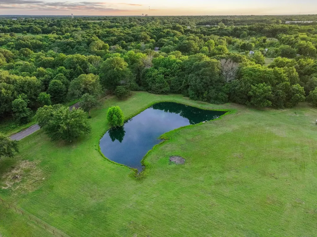 7106 County Road 4729 Commerce TX 75428