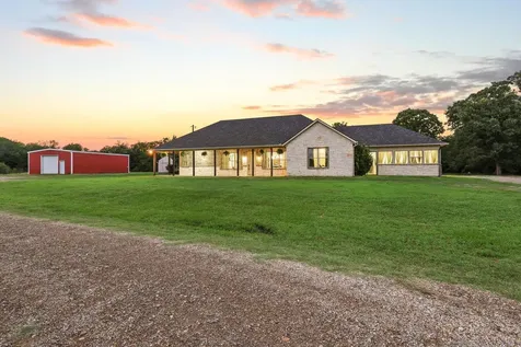 7106 County Road 4729 Commerce TX 75428