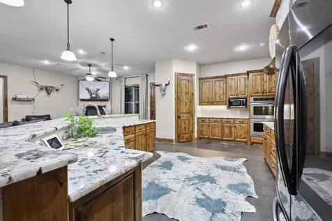 7106 County Road 4729 Commerce TX 75428