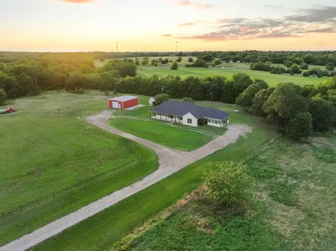 7106 County Road 4729 Commerce TX 75428