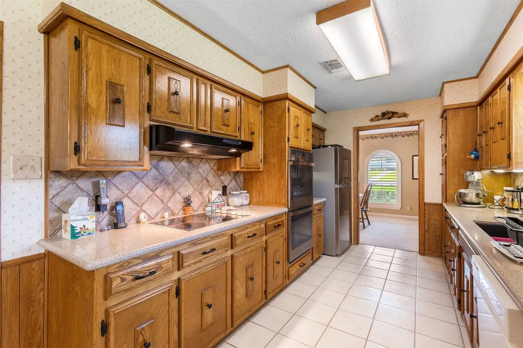 804 Holland Drive Denison TX 75020
