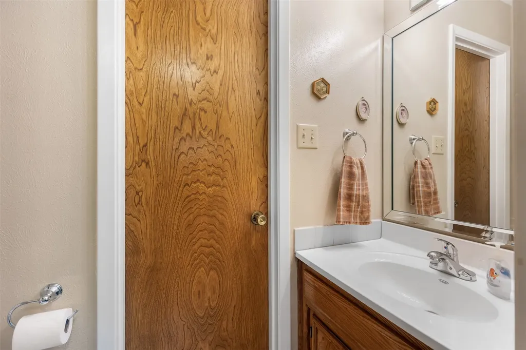 804 Holland Drive Denison TX 75020