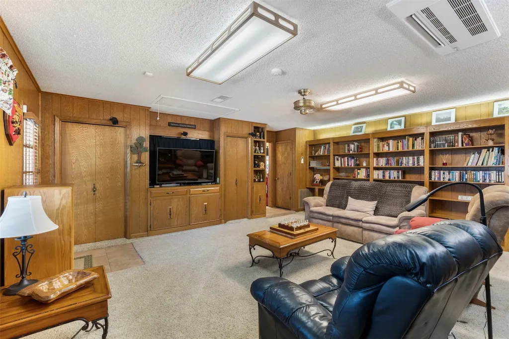804 Holland Drive Denison TX 75020