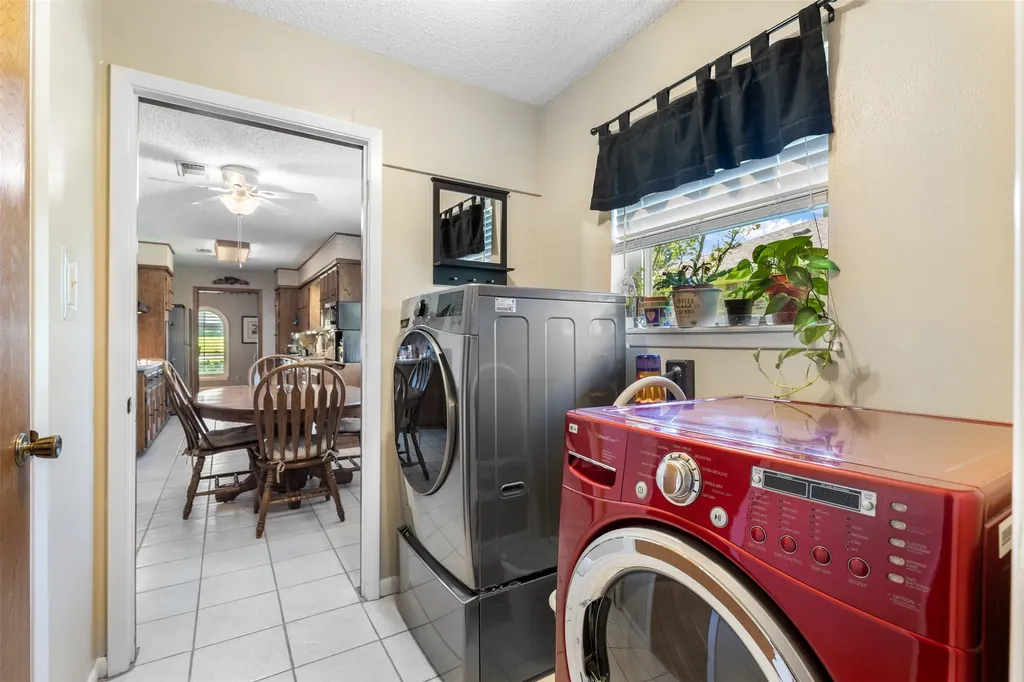 804 Holland Drive Denison TX 75020