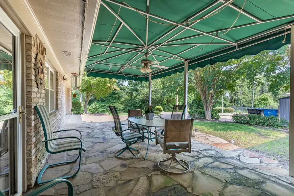 804 Holland Drive Denison TX 75020