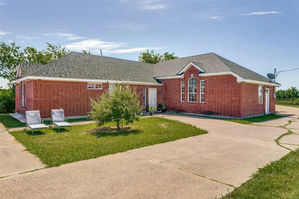 8708 County Road 513 Alvarado TX 76009