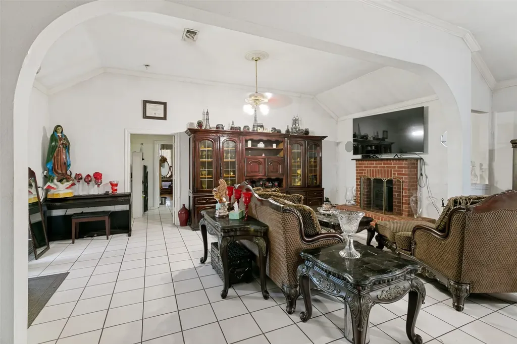 8708 County Road 513 Alvarado TX 76009