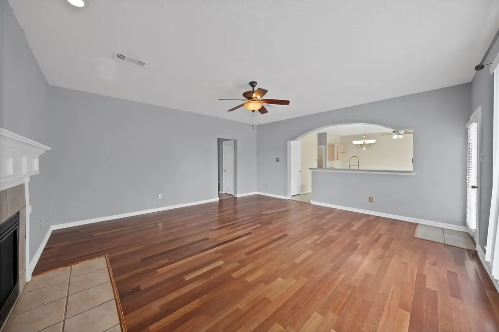 745 Woodridge Drive Desoto TX 75115