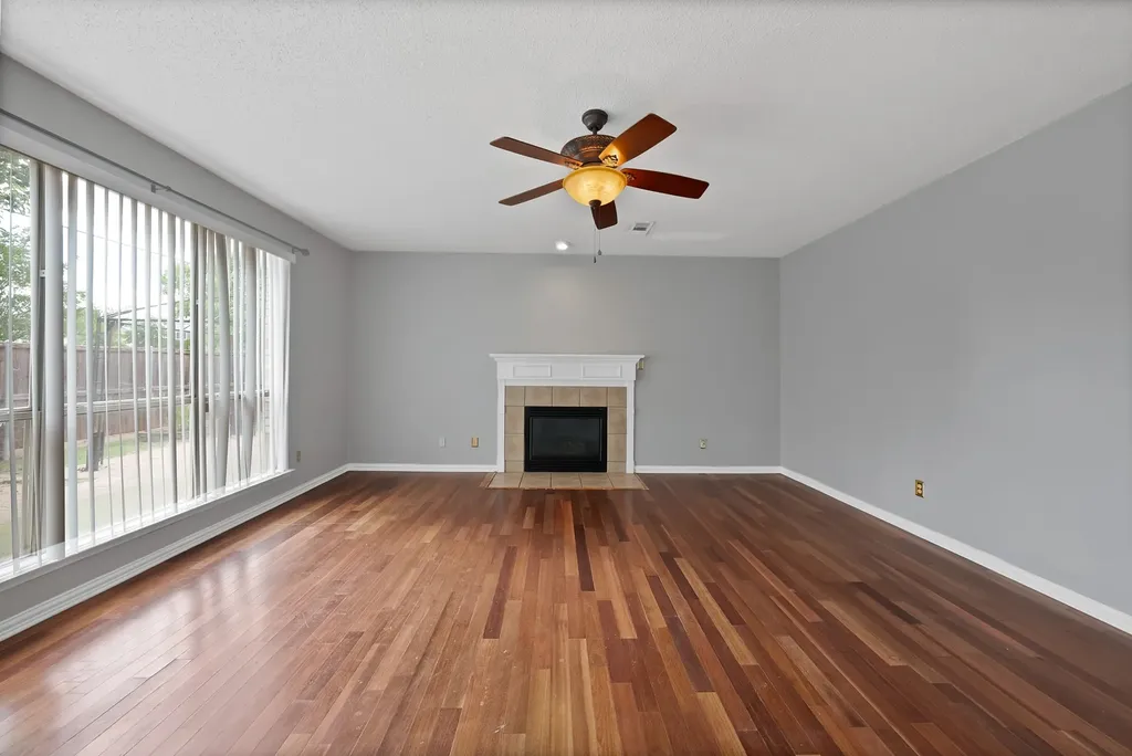 745 Woodridge Drive Desoto TX 75115
