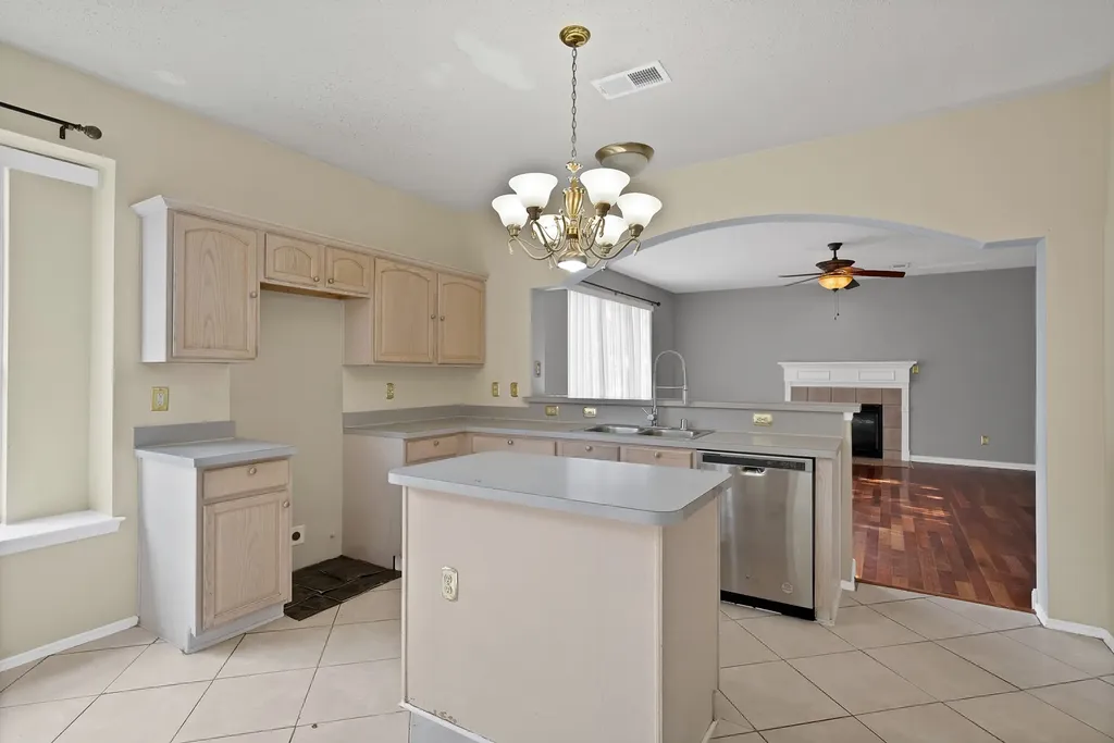 745 Woodridge Drive Desoto TX 75115