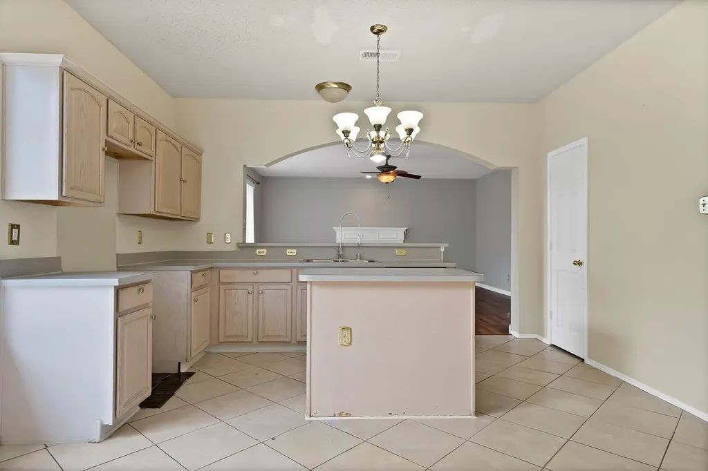 745 Woodridge Drive Desoto TX 75115