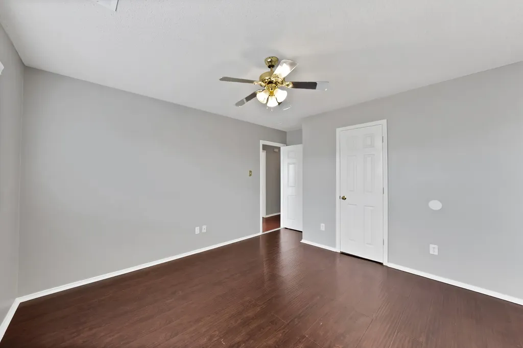 745 Woodridge Drive Desoto TX 75115