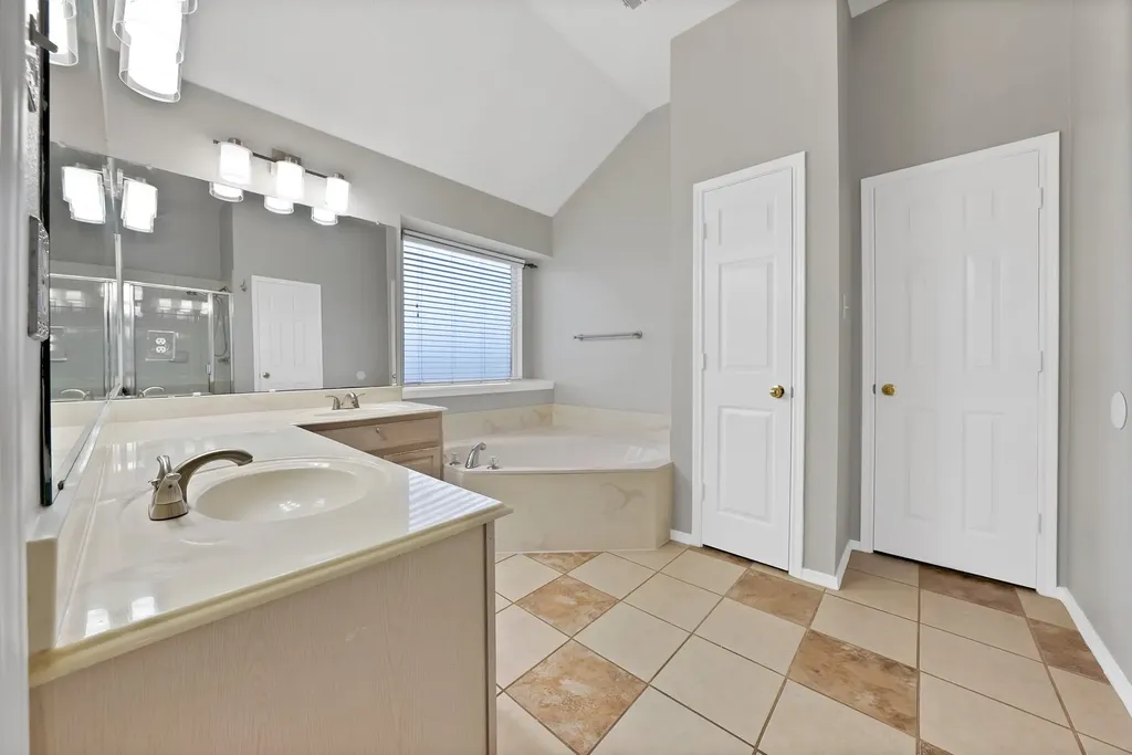 745 Woodridge Drive Desoto TX 75115