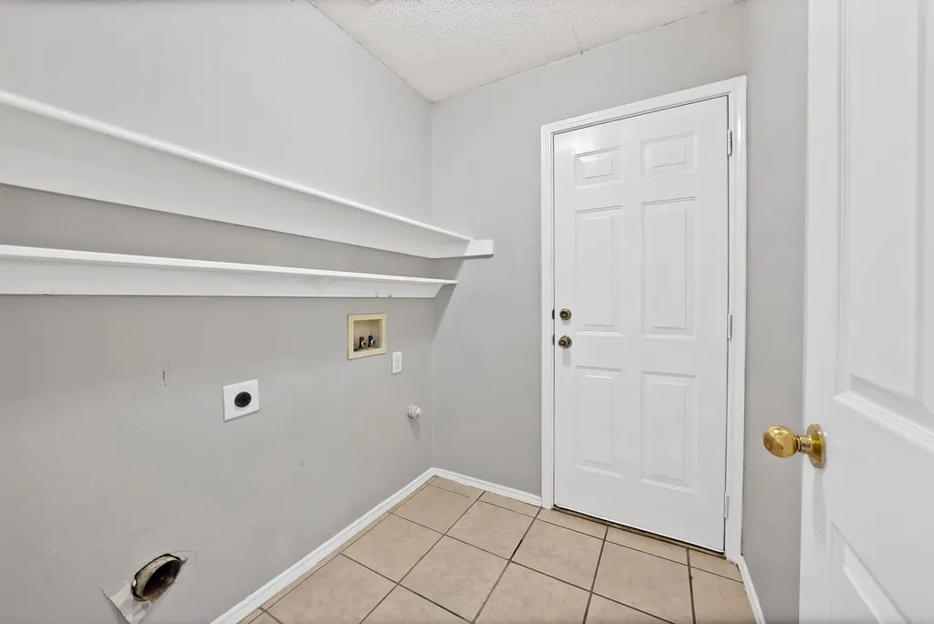 745 Woodridge Drive Desoto TX 75115