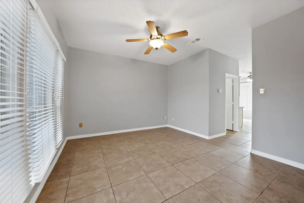 745 Woodridge Drive Desoto TX 75115