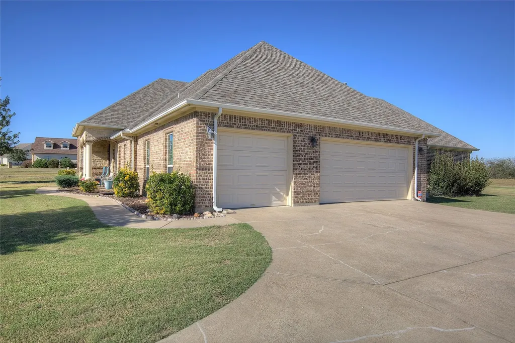 1066 Canyon Lake Road Wills Point TX 75169