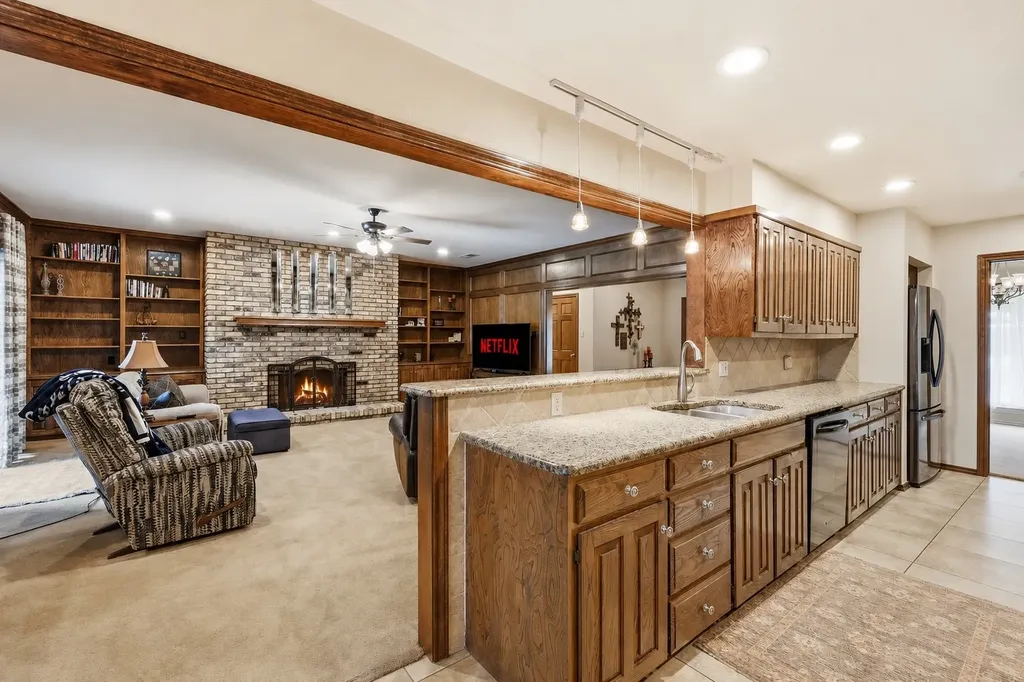 6007 Forestcreek Court Arlington TX 76016
