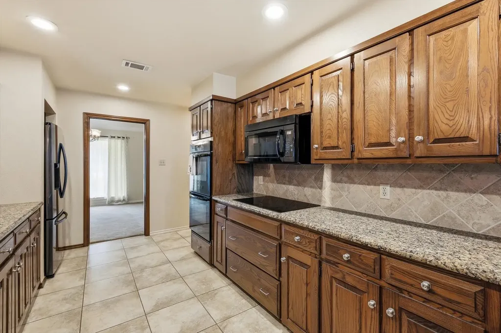 6007 Forestcreek Court Arlington TX 76016