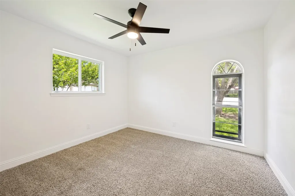 1113 Heather Court Benbrook TX 76126