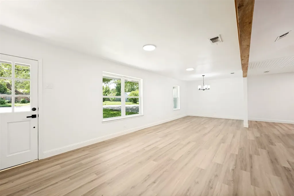 1113 Heather Court Benbrook TX 76126