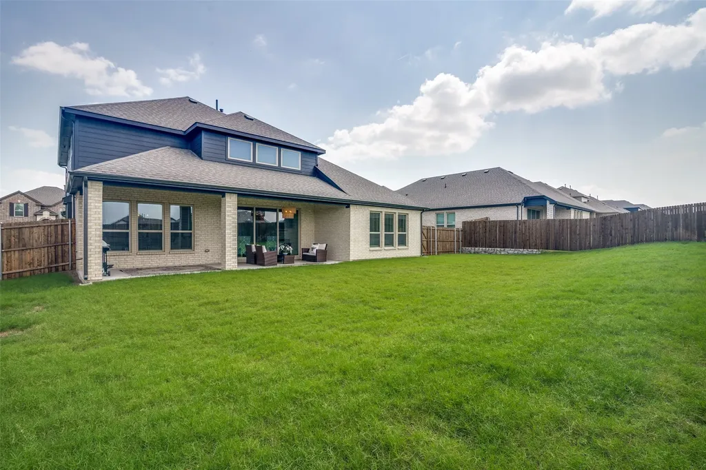 712 Stearman Lane Fate TX 75087