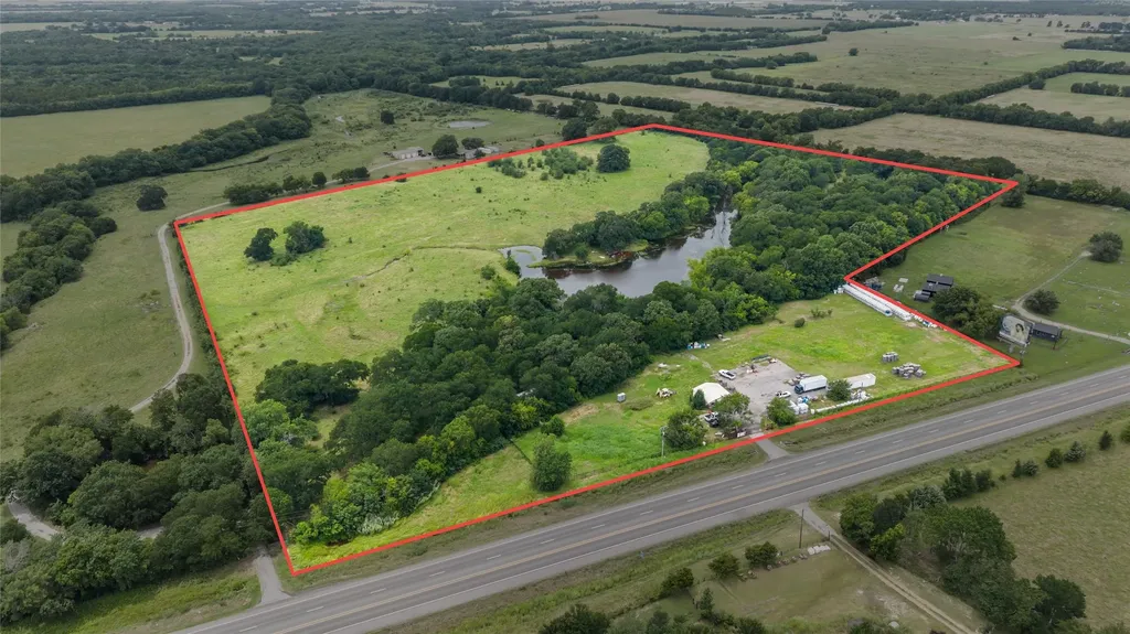 32.243 Acres S Hwy 121 Highway Bonham TX 75418