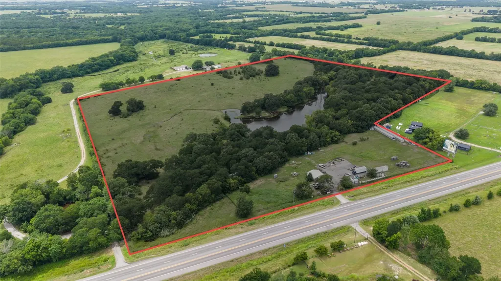 32.243 Acres S Hwy 121 Highway Bonham TX 75418