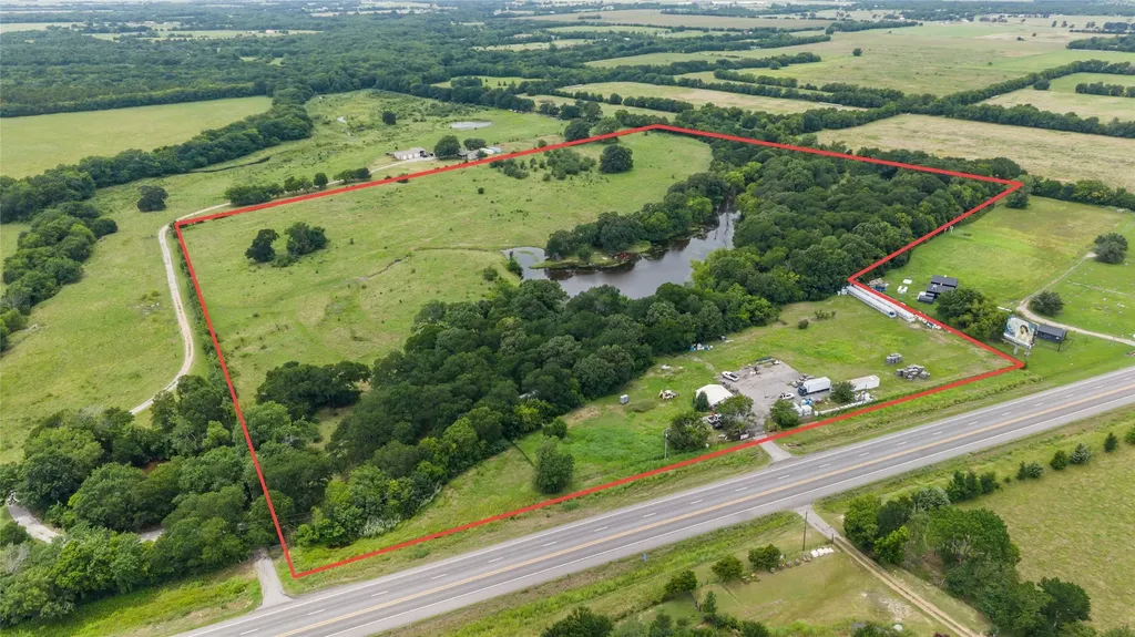 32.243 Acres S Hwy 121 Highway Bonham TX 75418
