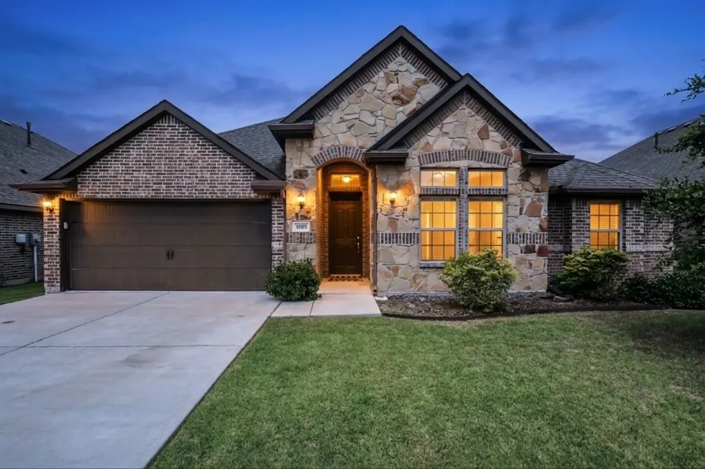 1005 Kettlewood Drive Justin TX 76247