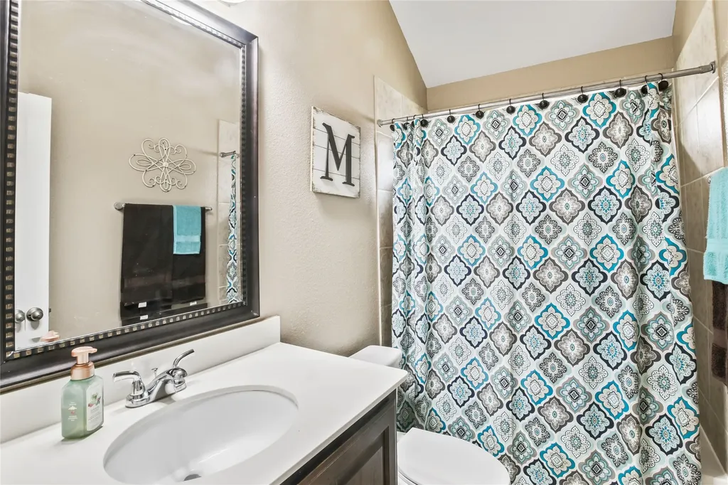 1005 Kettlewood Drive Justin TX 76247