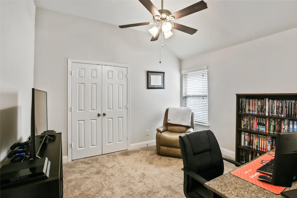 1005 Kettlewood Drive Justin TX 76247