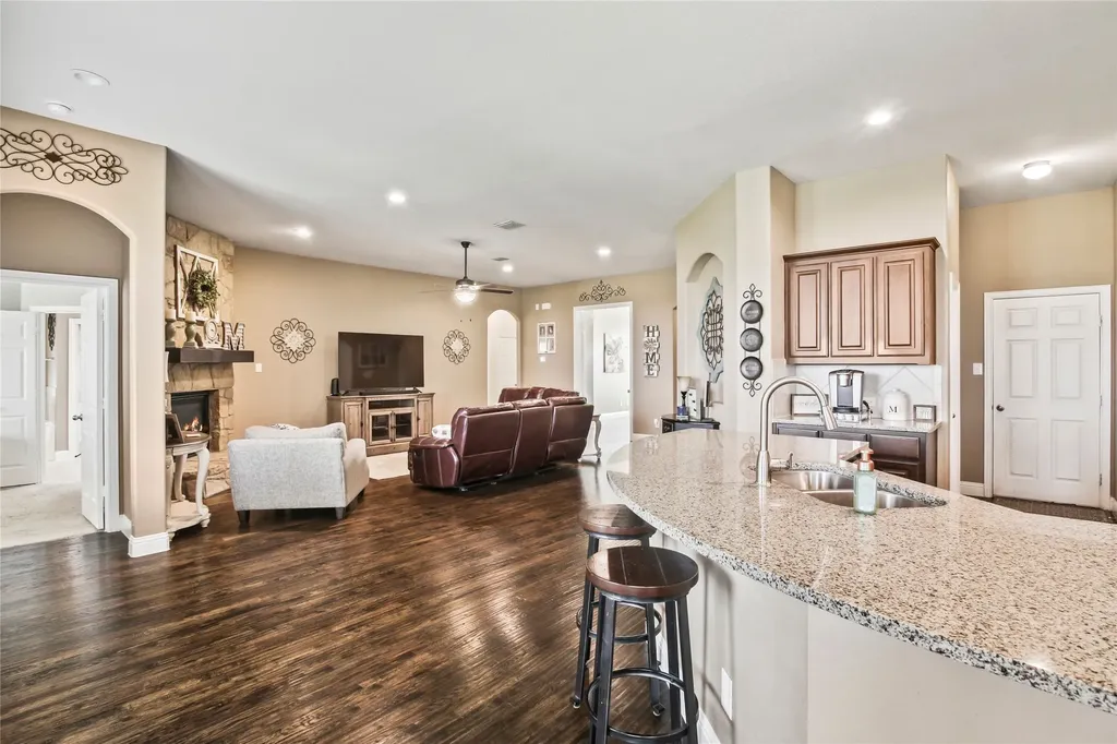 1005 Kettlewood Drive Justin TX 76247