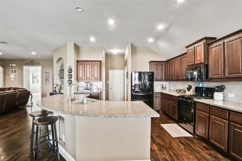 1005 Kettlewood Drive Justin TX 76247