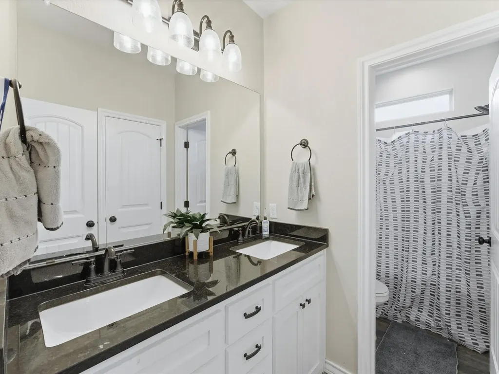101 Walnut Street Paradise TX 76073