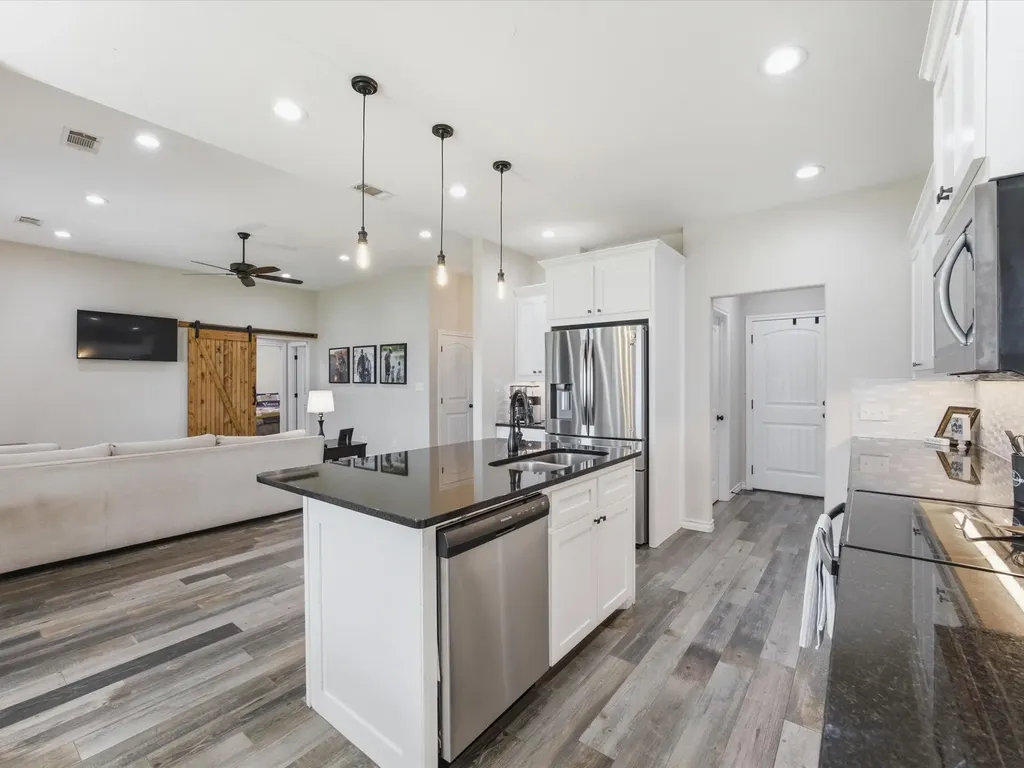 101 Walnut Street Paradise TX 76073