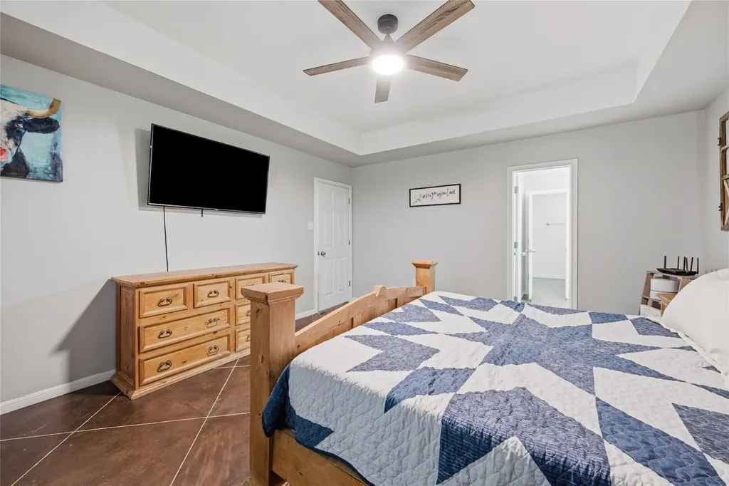 1727 Lcr 124 Mount Calm TX 76673