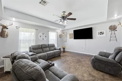 1727 Lcr 124 Mount Calm TX 76673