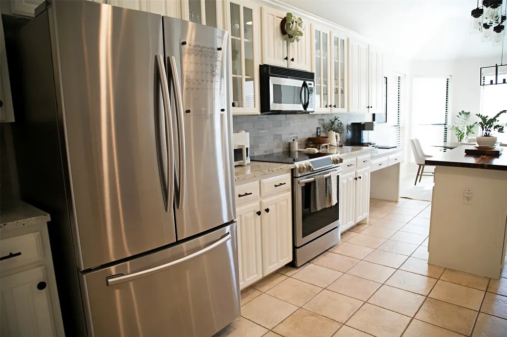 7416 Rolling Hills Drive Benbrook TX 76126
