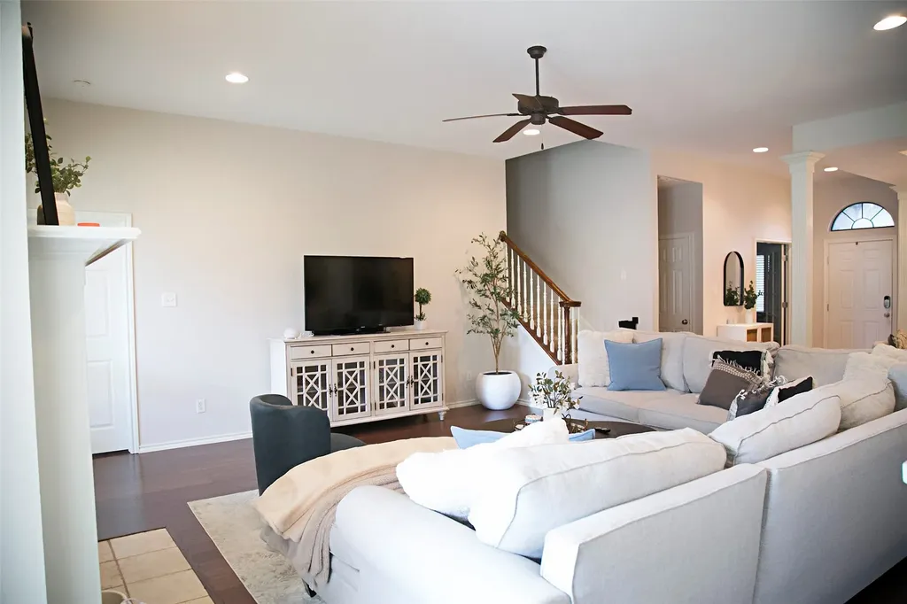 7416 Rolling Hills Drive Benbrook TX 76126