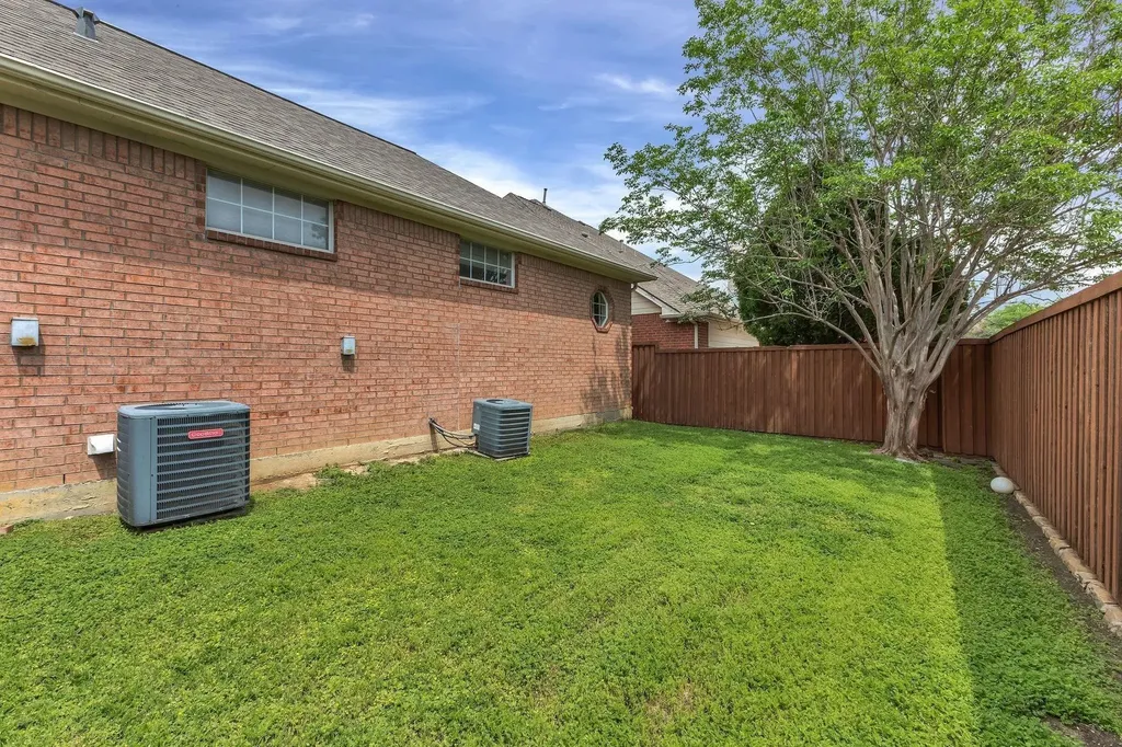7524 Aberdon Road Dallas TX 75252