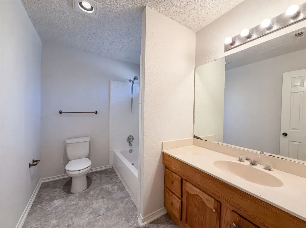 3805 Brookfield Drive Arlington TX 76001