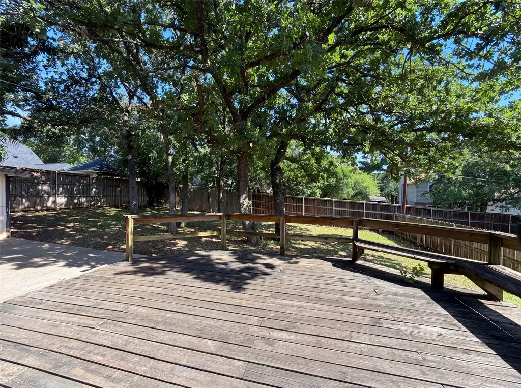 3805 Brookfield Drive Arlington TX 76001