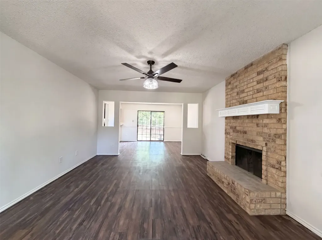 3805 Brookfield Drive Arlington TX 76001