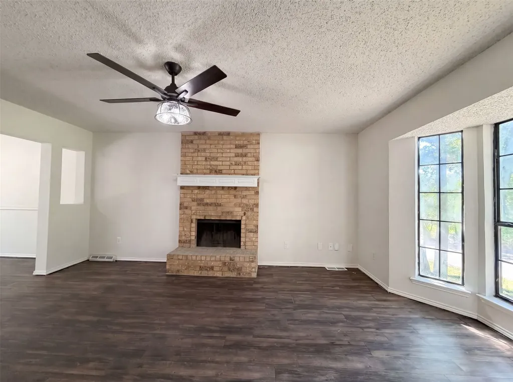 3805 Brookfield Drive Arlington TX 76001
