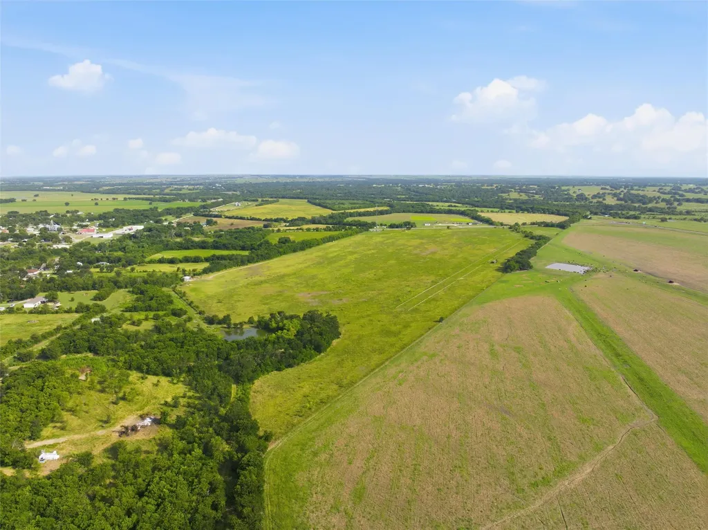 2519 Hwy 7 Highway Chilton TX 76632
