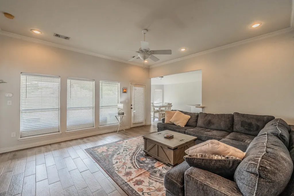 425 Madison Place Ponder TX 76259