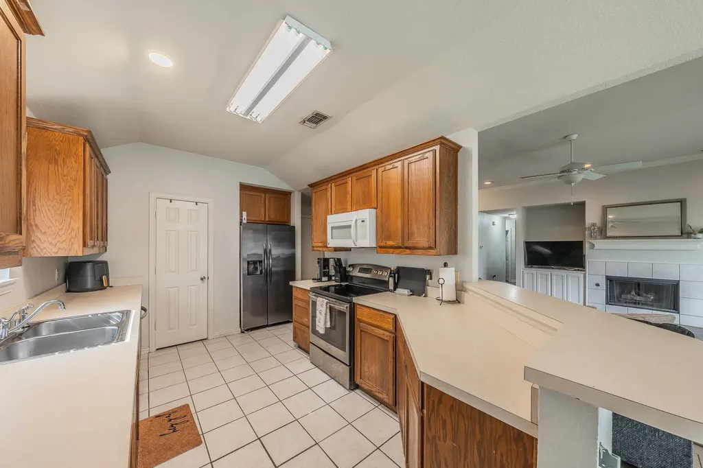 425 Madison Place Ponder TX 76259
