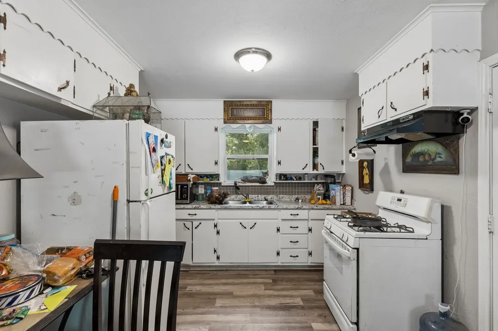 7705 Navajo Trail Lake Worth TX 76135