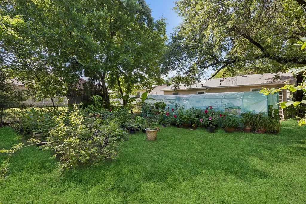 7705 Navajo Trail Lake Worth TX 76135